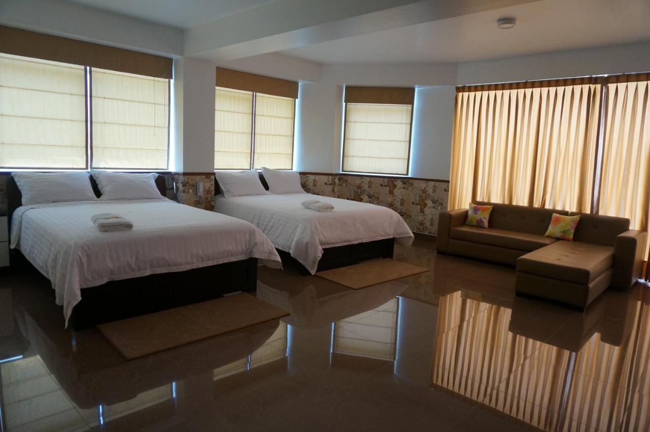 Hotel Costa Riviera Mala Exterior photo